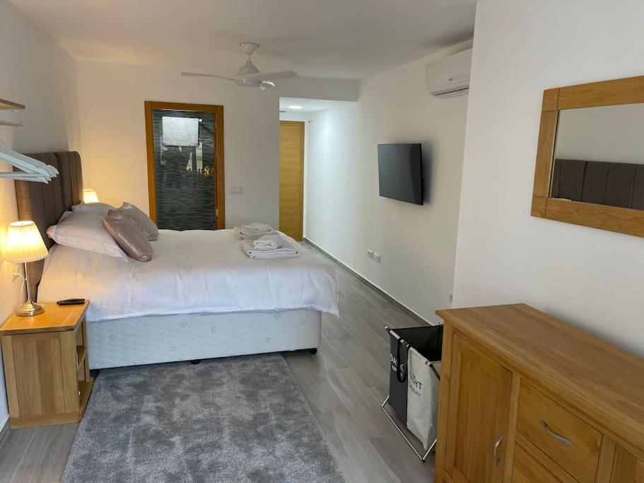 Mar Menor Golf Resort, Luxury Sleeps 6, Lake Views Мурсія Екстер'єр фото