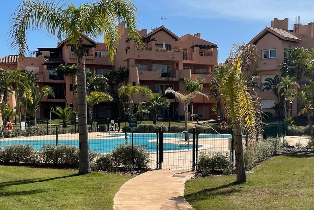 Mar Menor Golf Resort, Luxury Sleeps 6, Lake Views Мурсія Екстер'єр фото